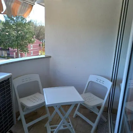 App Petre-3 Floor Apartmán