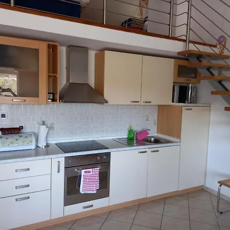 דירה App Petre-3 Floor אומאג